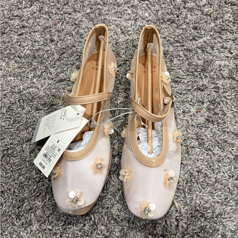 Elegant Beige Floral Women's Flats